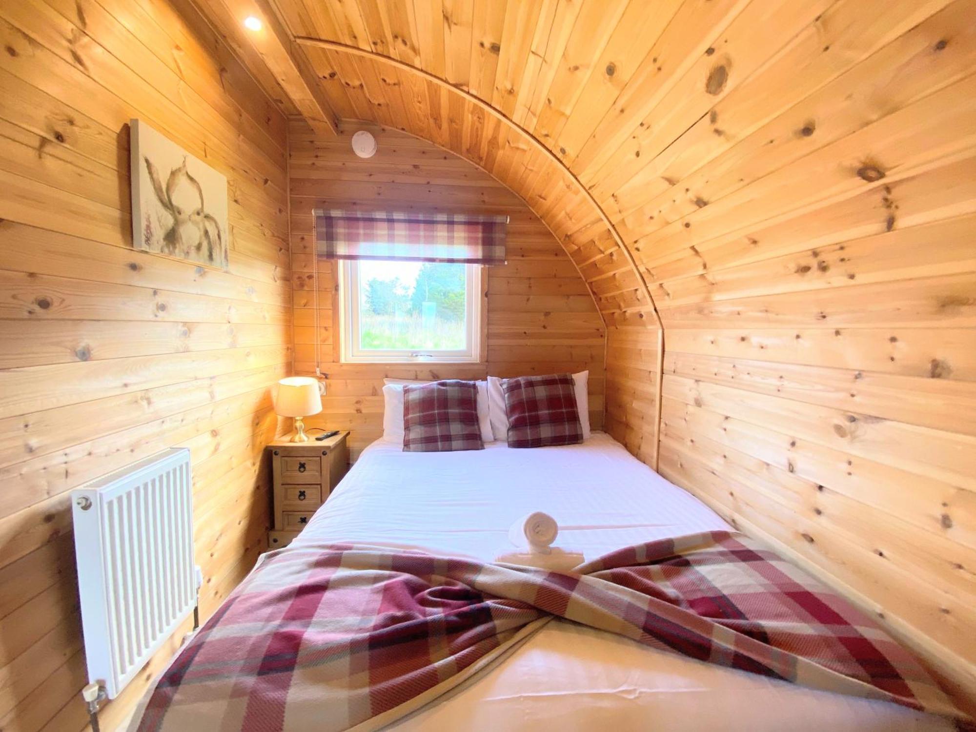 Pond View Pod 1 With Outdoor Hot Tub - Fife - Loch Leven - Lomond Hills Villa Kelty Exterior photo